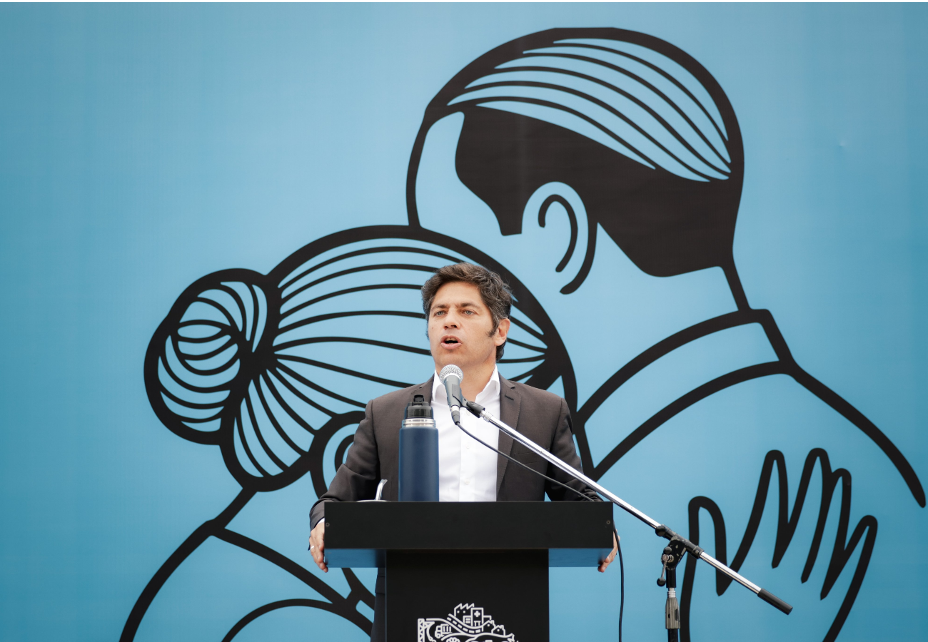 Imagen de Nuestro pueblo no cambia de idea, lleva las banderas de Evita y de Perón
